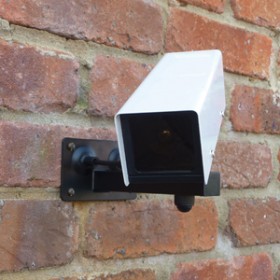 Am-Tech Dummy CCTV Security Camera with Flashing LED